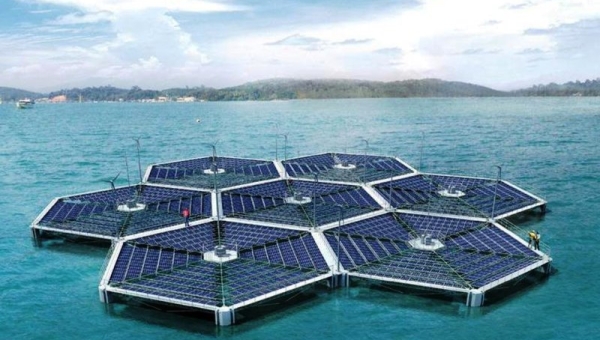Solare flottante: l'energia che non consuma suolo. Cosa serve per svilupparlo in Italia